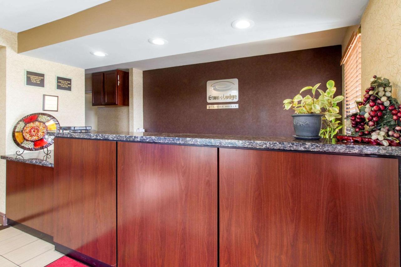 Econo Lodge Ленуар Сити Экстерьер фото
