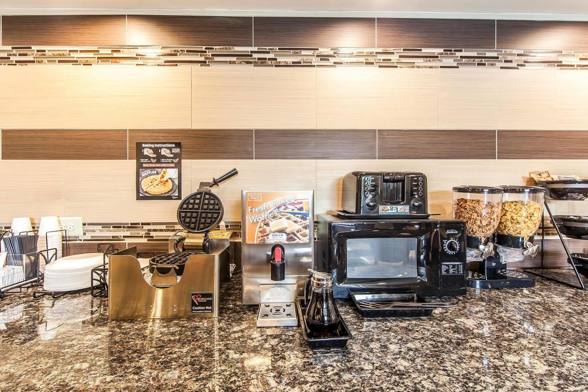 Econo Lodge Ленуар Сити Экстерьер фото